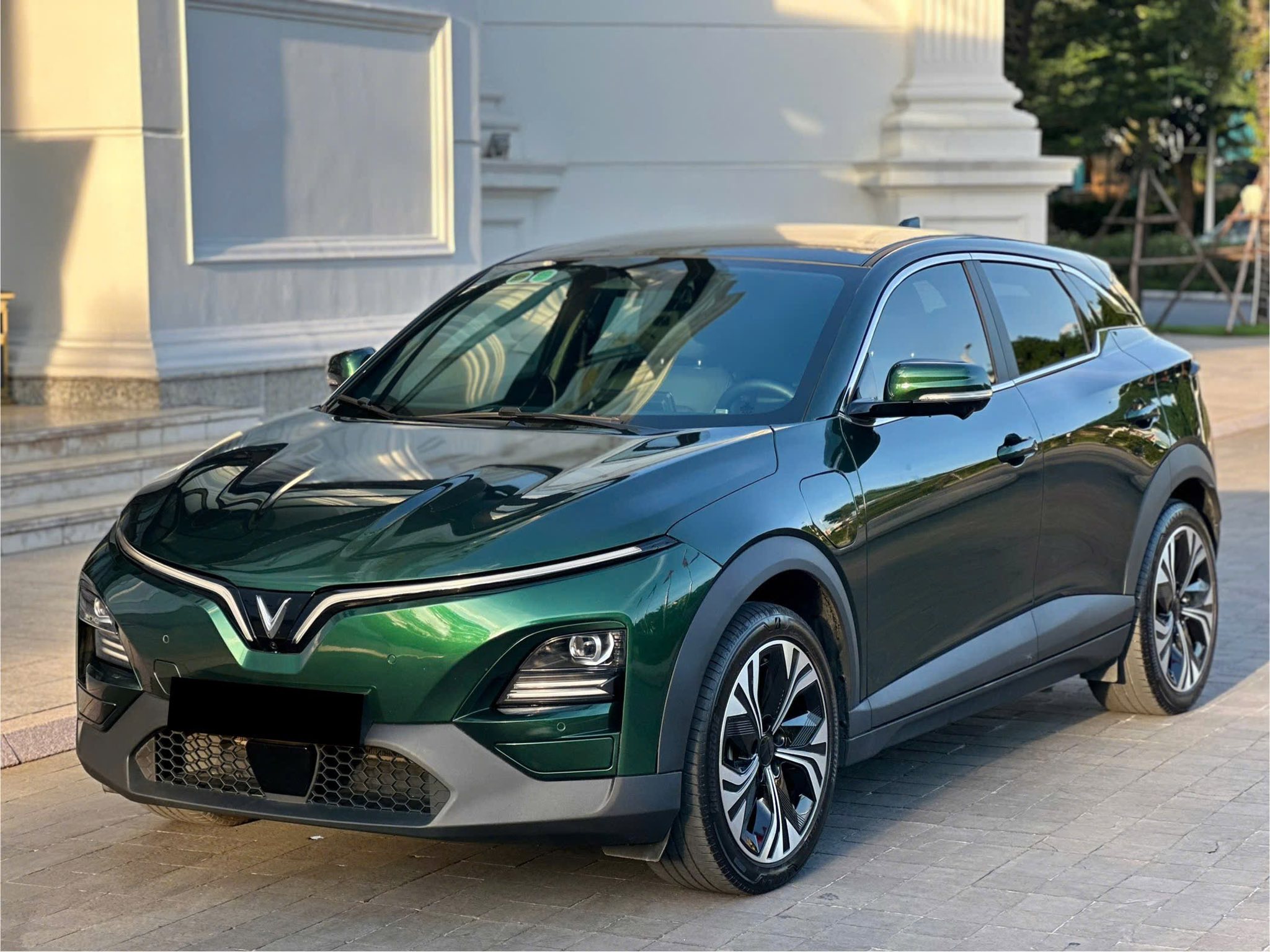 Xe VinFast VF6 lội nước cao bao nhiêu và có được bảo hành không?