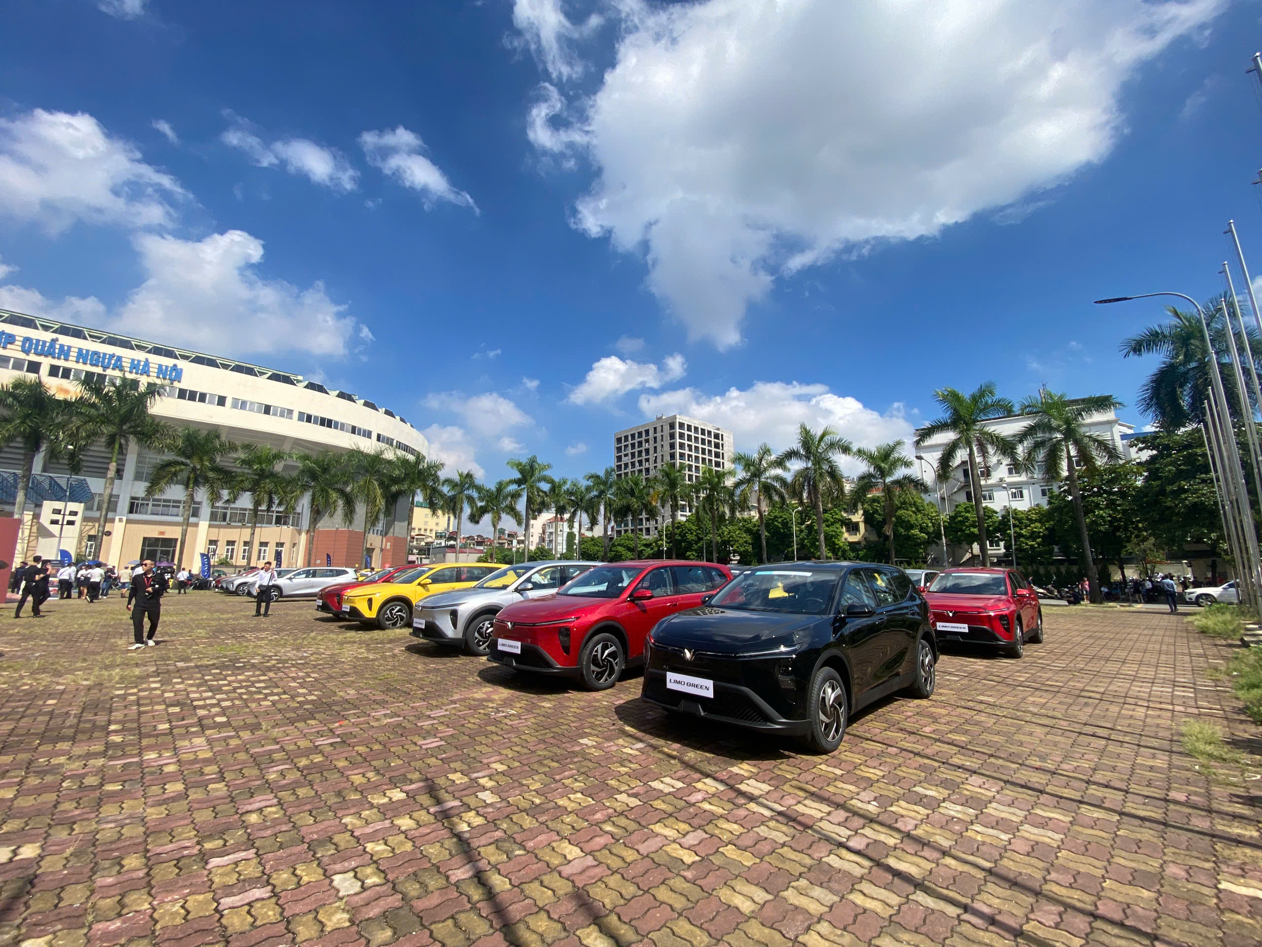 Xe điện 7 chỗ Limo Green