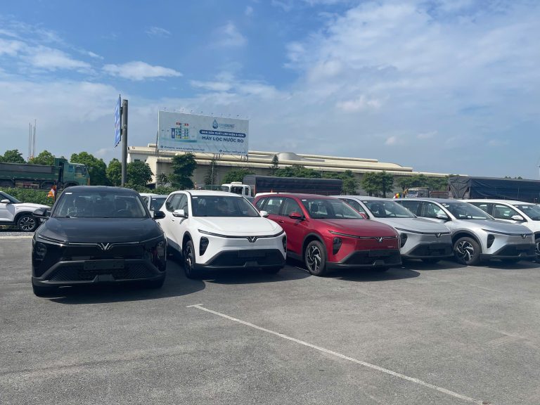 Giá Lăn Bánh Tỉnh Và Hà Nội Limo Green Mới Nhất 2026 – Chi Phí Thực Tế ...