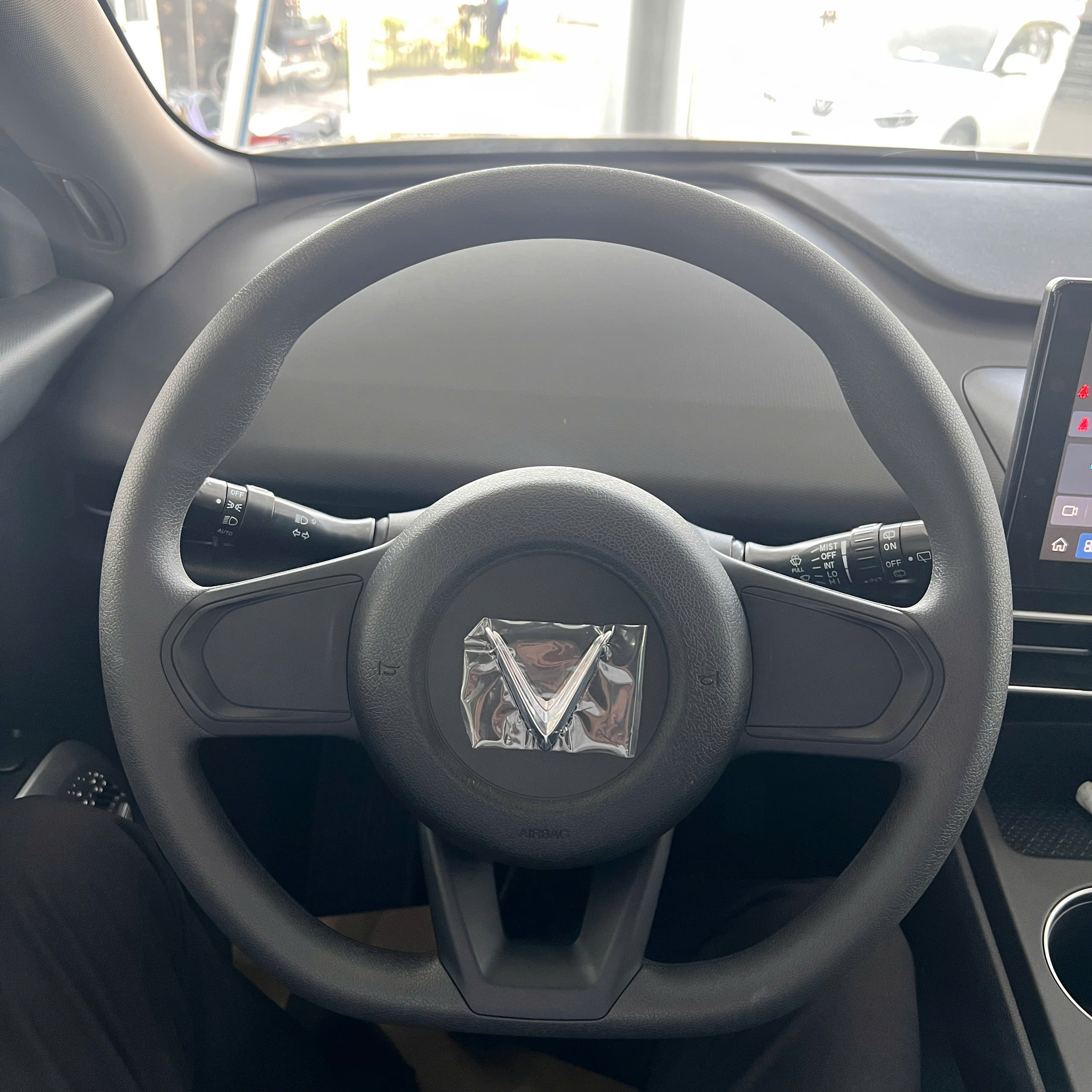 Nên mua Limo Green hay VF6 - Nội thất Limo Green